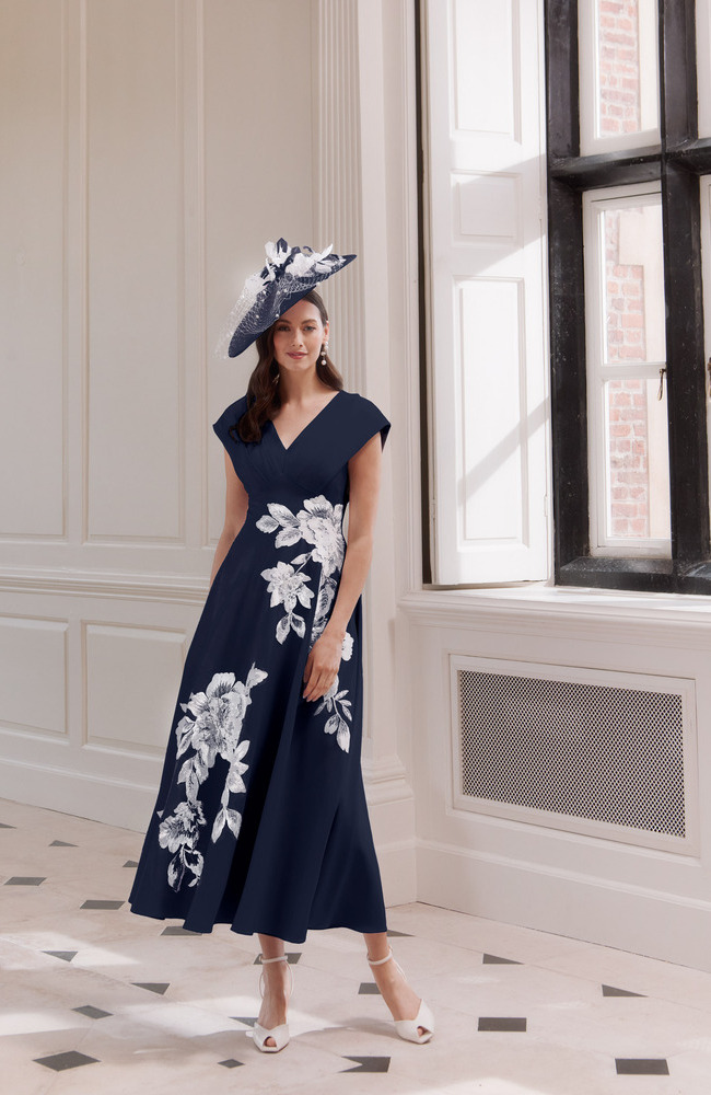 John Charles 66718 Navy / Ivory