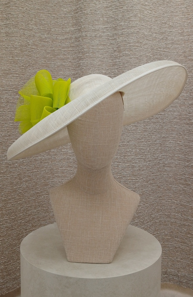 Hostie Hats 66513 Leicester Fascinator In Lime