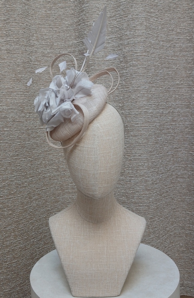 Snoxell & Gwyther 832 Fascinator In Silver